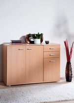 Moderne ladekastserie met zilverkleurige kunststof handgrepen 