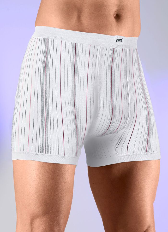 Verpakking van vier gestreepte onderbroeken 