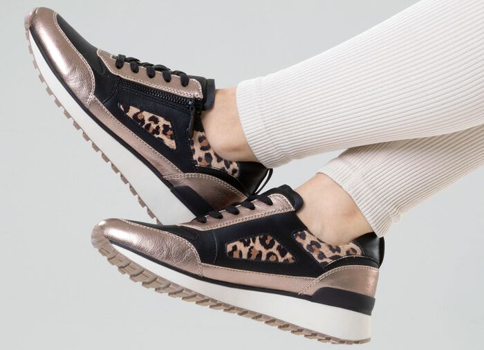 Caprice, trendy damessneakers, breedte G, met uitneembaar leren voetbed ZWART-BRONS