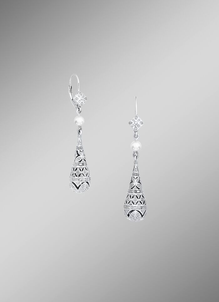 Druppelvormige oorhangers met zoetwaterkweekparels 