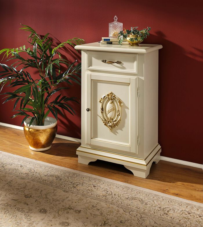 Italiaanse meubelserie met hoogwaardige houttoepassingen 