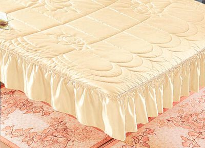 Sprei met volantafwerking 