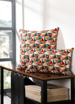 Moderne kussenhoes met driehoeken in 3D-look 