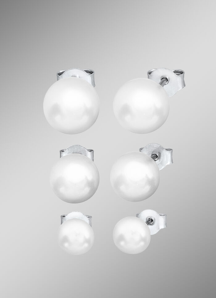 Oorknopjes gezet in fijn zilver 925/- met zoetwaterkweekparels 