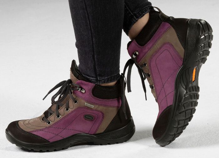 Enkellaarzen met veters in een interessante kleurencombinatie VIOLA-KHAKI-ZWART