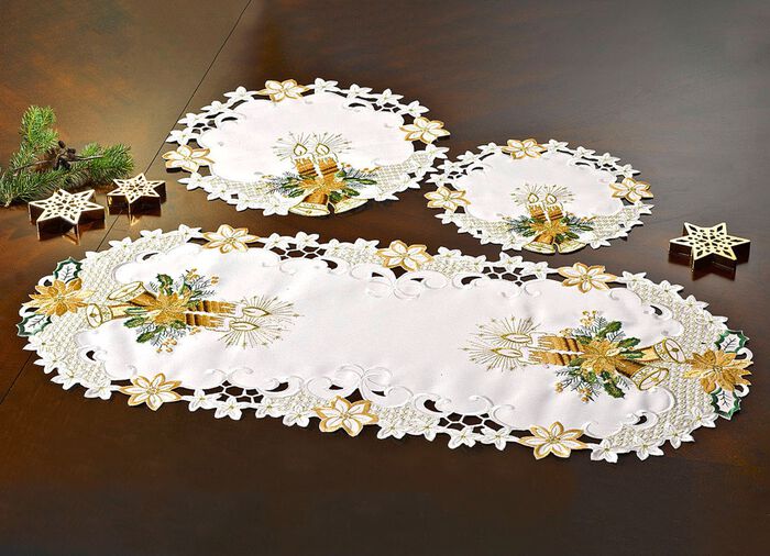 Tafel- en kamerdecoratie met kaarsen- en klok-motief 