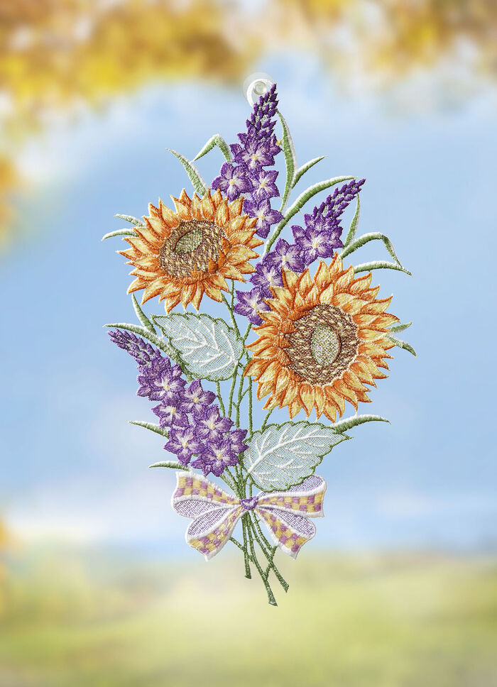 Raamdecoratie van echt kantwerk uit Plauen 