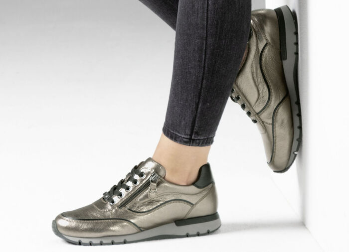 Caprice veterschoen met praktische ritssluiting aan de zijkant BRONS