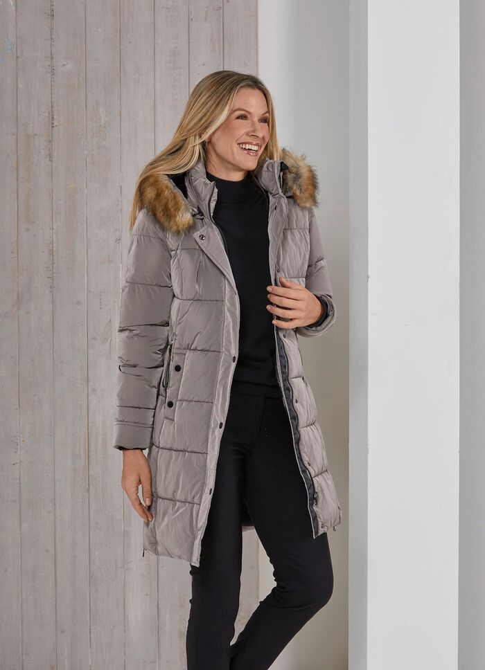 Functionele korte jas met afneembare rand van imitatiebont op de capuchon 