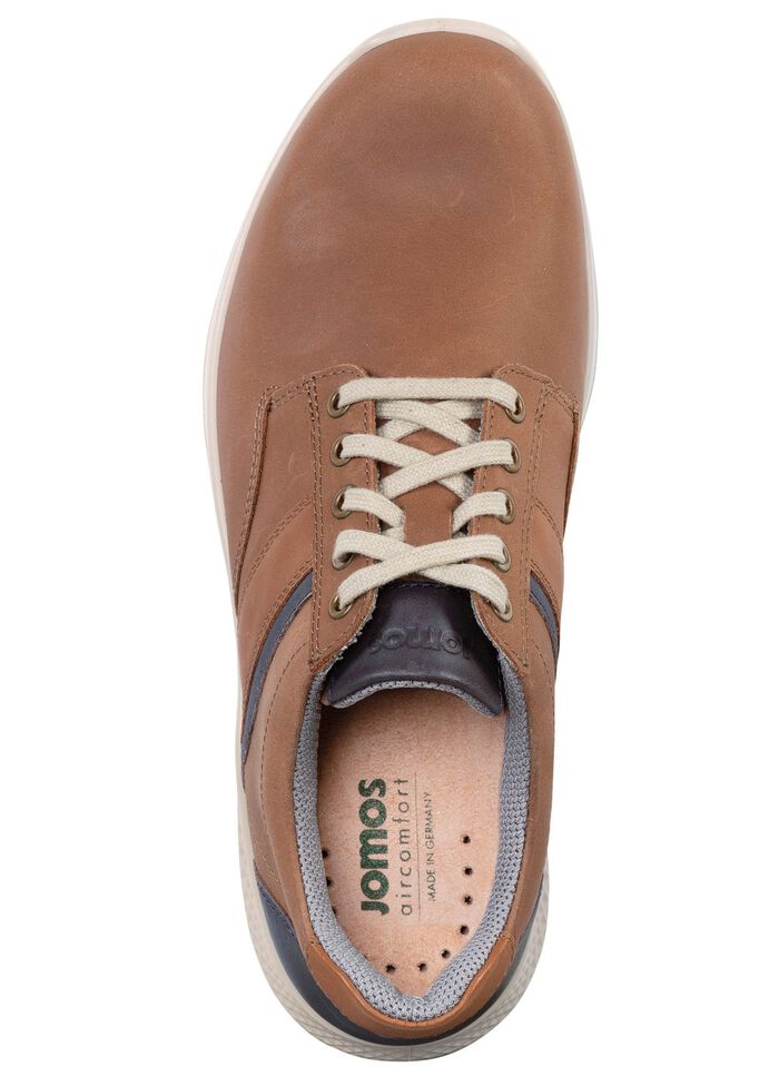 Veterschoen van rundnubuckleer met nappaleren accenten 