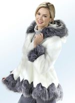 Jas met langharige imitatiebontkraag 