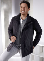 Jas van &ldquo;New Canadian&rdquo; 