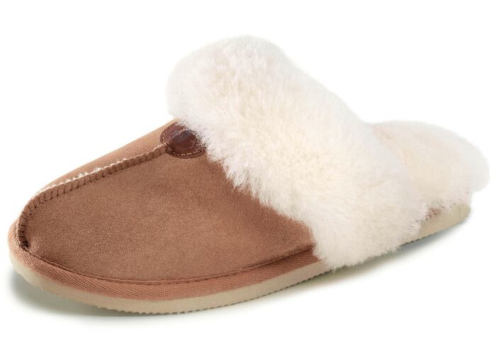 Slippers gemaakt van gecertificeerde dubbelzijdige schapenvacht COGNAC-ECRU