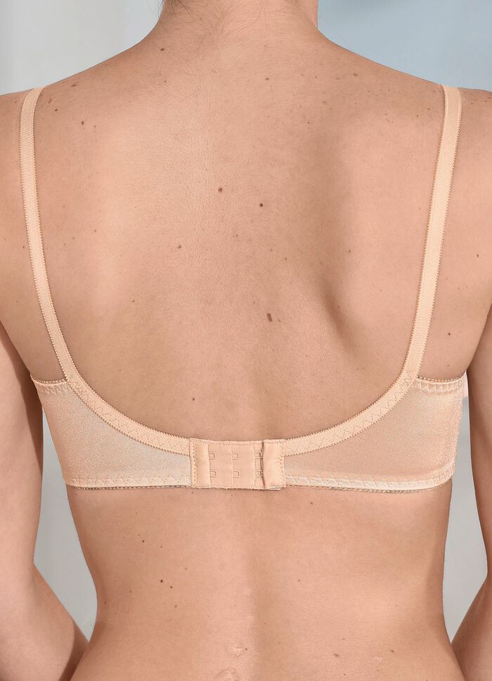 Triumph Compliment beugelbeha met mooie kant 