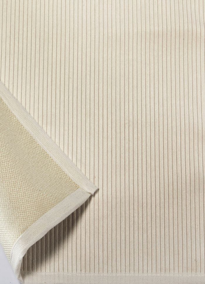 Fauteuilbeschermers, tv-fauteuilbeschermers, bankbeschermers, armleuningbeschermers en kussenhoezen in corduroy-look CR&Egrave;ME